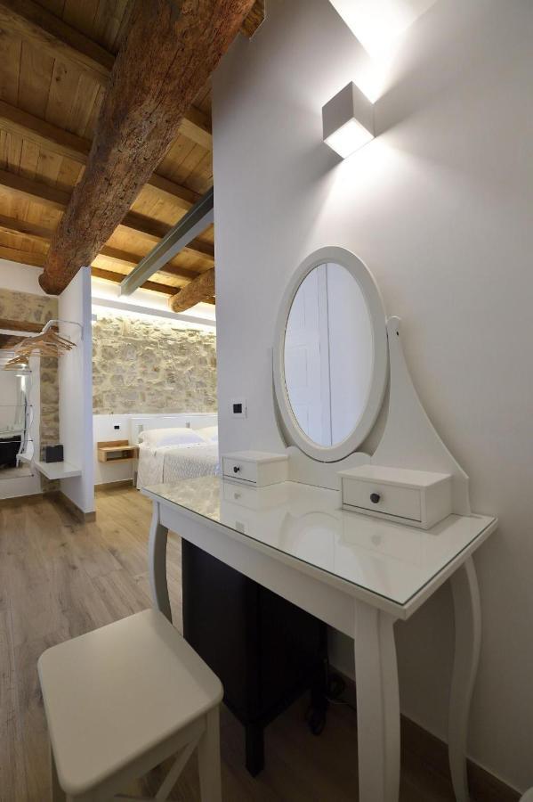 Le Benedettine Affittacamere Relais Fondi Buitenkant foto