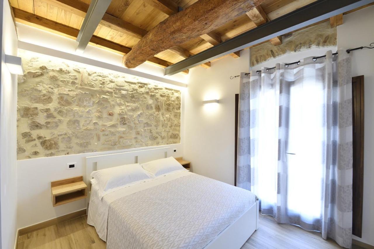 Le Benedettine Affittacamere Relais Fondi Buitenkant foto