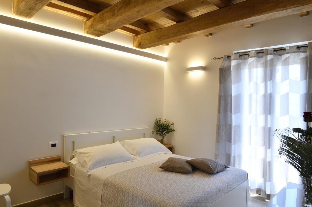 Le Benedettine Affittacamere Relais Fondi Buitenkant foto